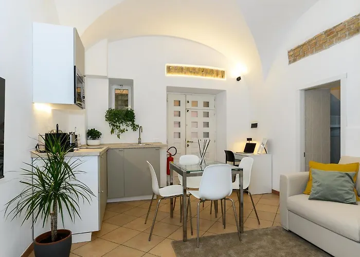Cozy & With Private Entrance By Ndp Rent Apartment *