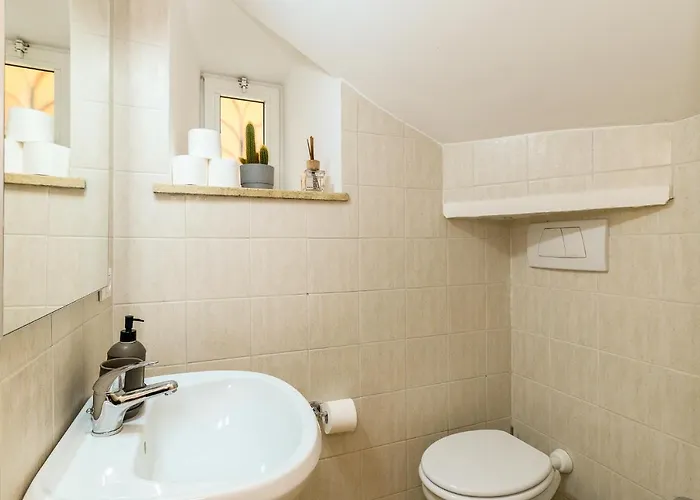Cozy & With Private Entrance By Ndp Rent *